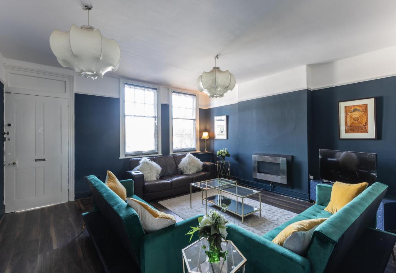 Boutique Family Apartment In Celebrity Village. Barnt Green Dış mekan fotoğraf