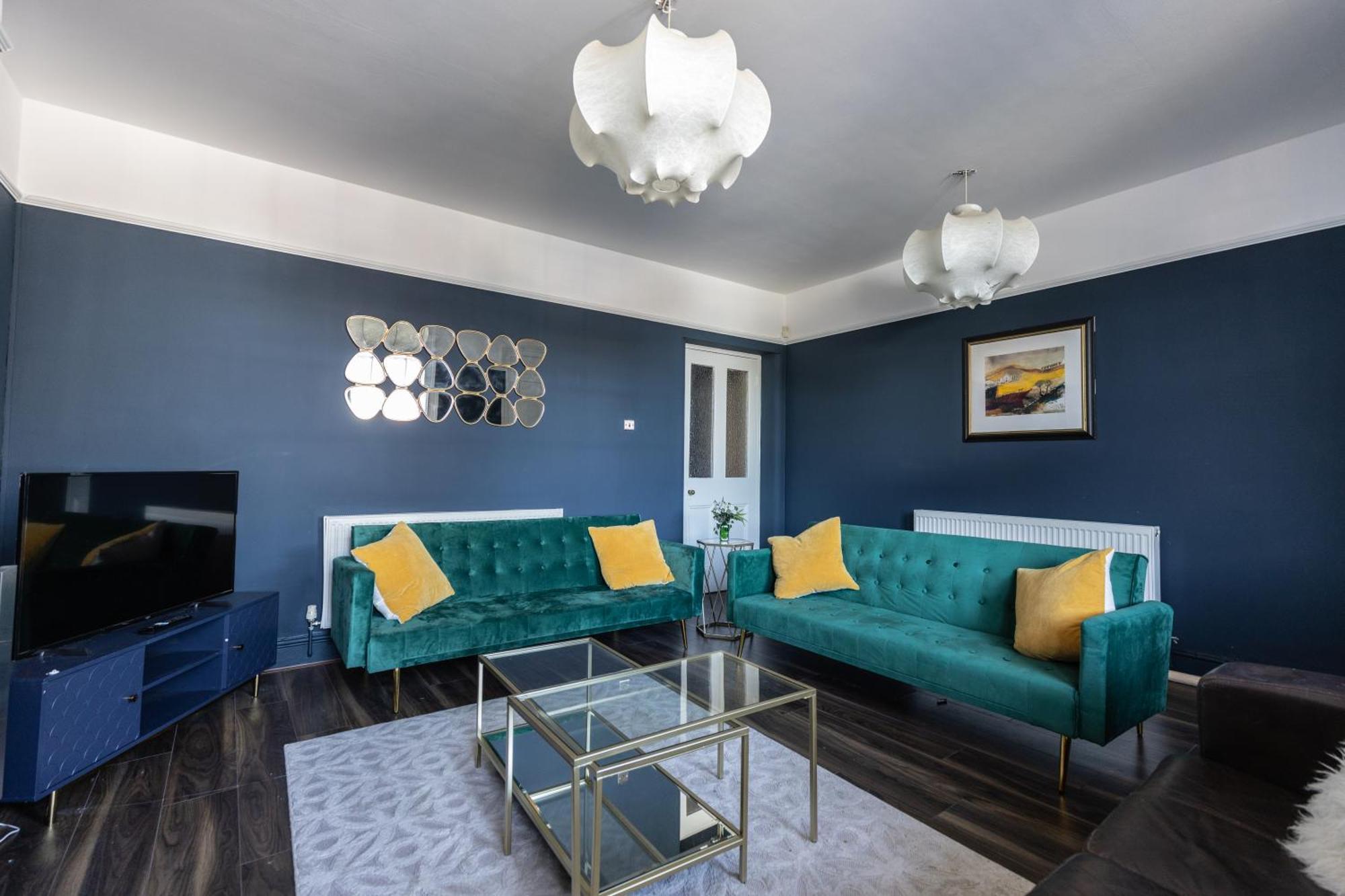 Boutique Family Apartment In Celebrity Village. Barnt Green Dış mekan fotoğraf