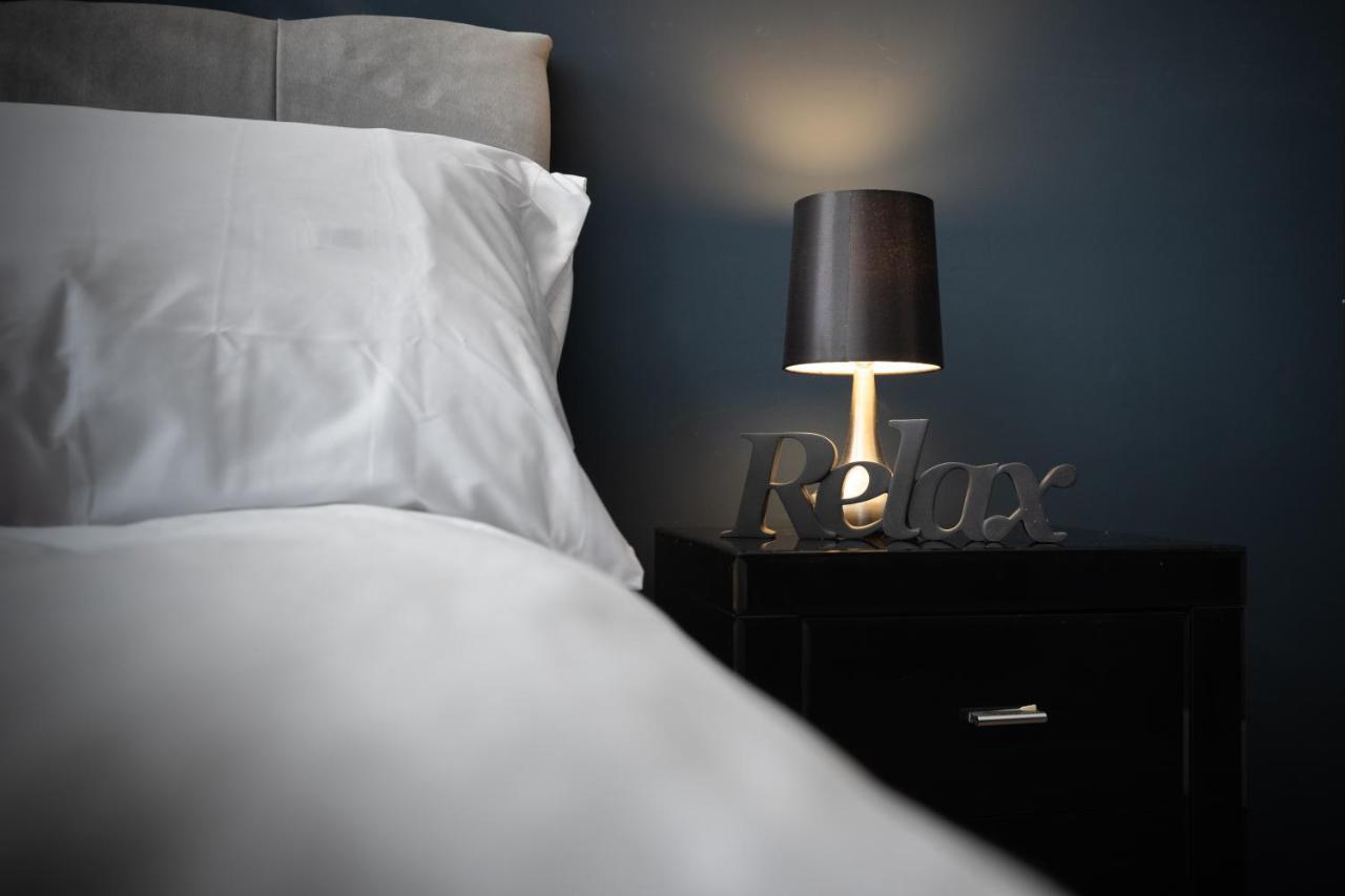 Boutique Family Apartment In Celebrity Village. Barnt Green Dış mekan fotoğraf