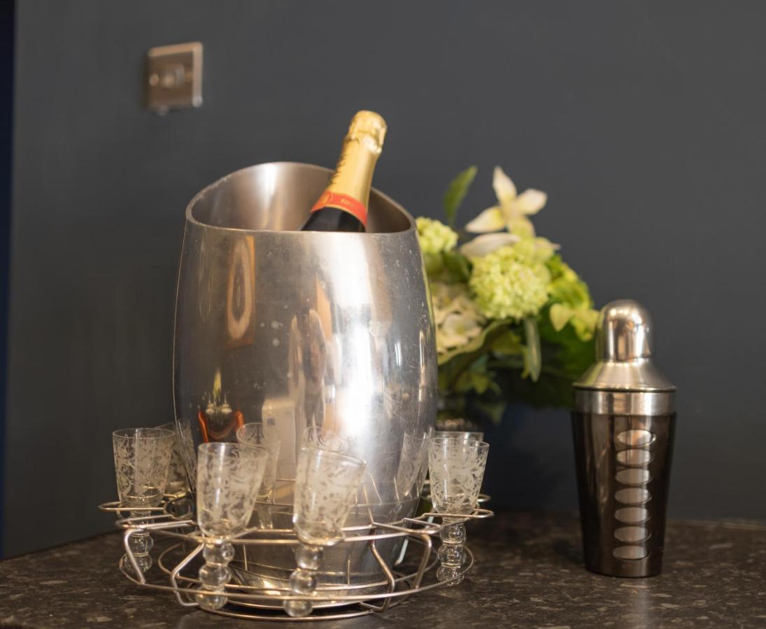 Boutique Family Apartment In Celebrity Village. Barnt Green Dış mekan fotoğraf